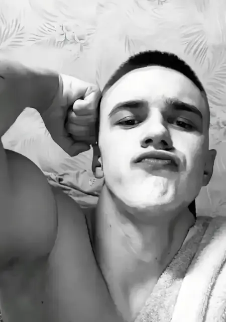 Я Давид, 20, из Энергодара, ищу знакомство для вирта