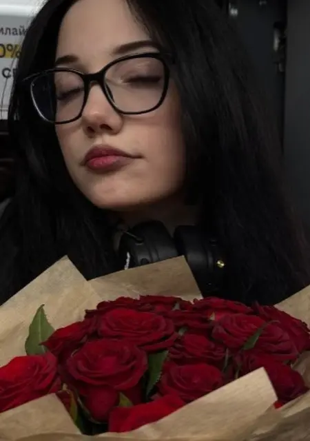 Полина из Варшавы, ищу на сайте приятное времяпровождение