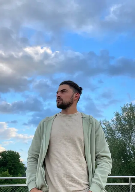 Ваня из Брно, мне 25, познакомлюсь для вирта