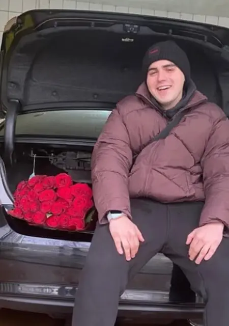 Я Вадим, 19, из Харькова, ищу знакомства без обязательств