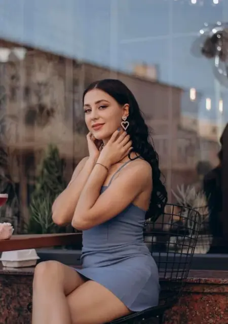 Карина из Умани, мне 24, познакомлюсь для общения