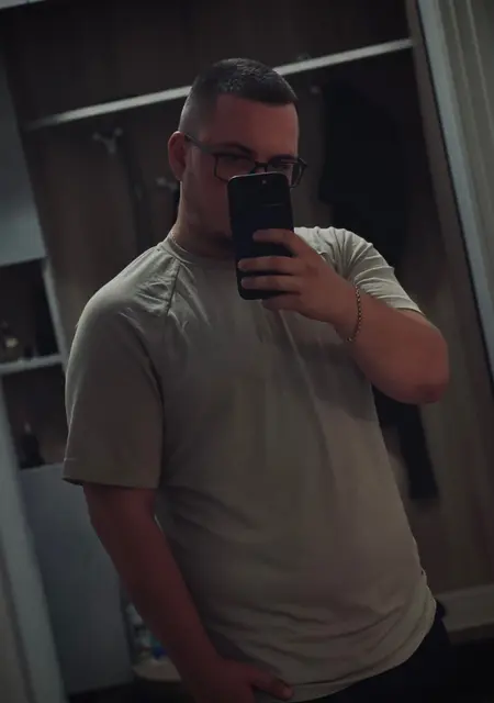 Aleksandr з Кам'янського, мені 24 років, познайомлюсь для приємного проведення часу