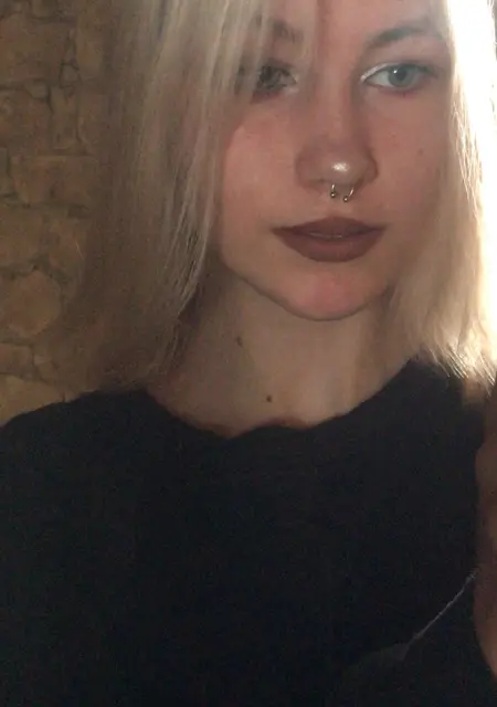 Я Аня, 20, знакомлюсь для вирта в Кривом Роге