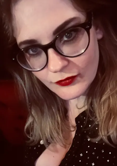 Я Ruby, 41, из Уэлин-Гарден-Сити, ищу знакомства без обязательств