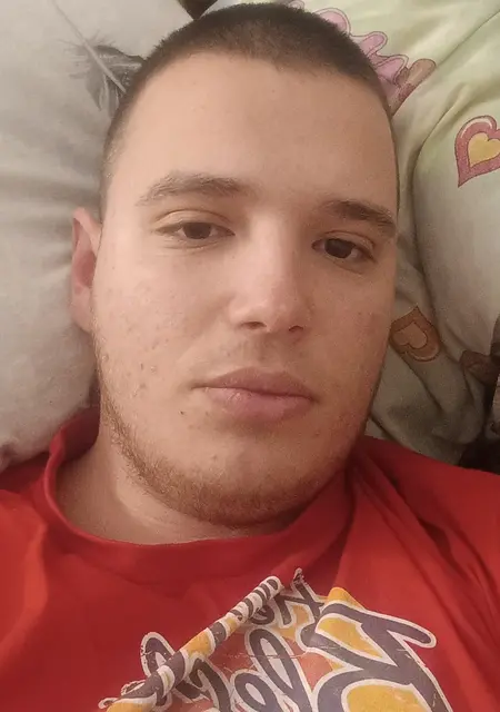 Я Антон, 19 років, знайомлюсь без зобов'язань у Миколаєві