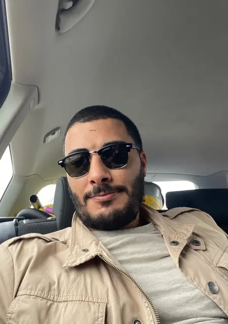 Hamza из Рэдэуци, ищу на сайте открытые отношения