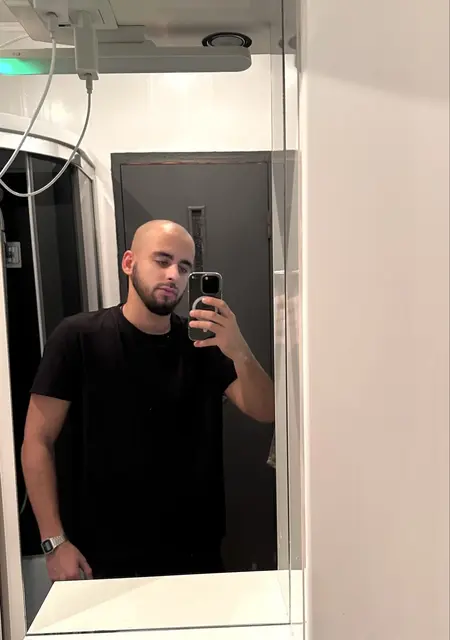 Никита из Мадрида, ищу на сайте знакомства без обязательств