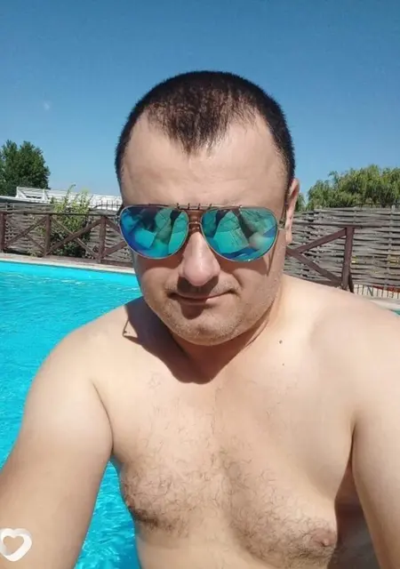 Я Андрей, 42, из Луганска, ищу знакомство для постоянных отношений