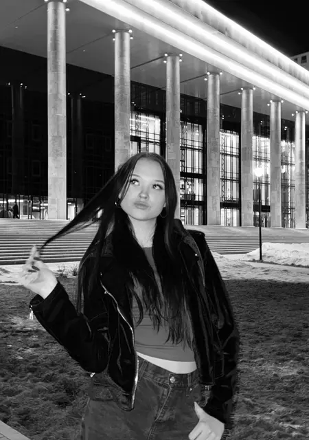 Margo de Madrid, tengo 19 años, lista para conocer para conversación virtual