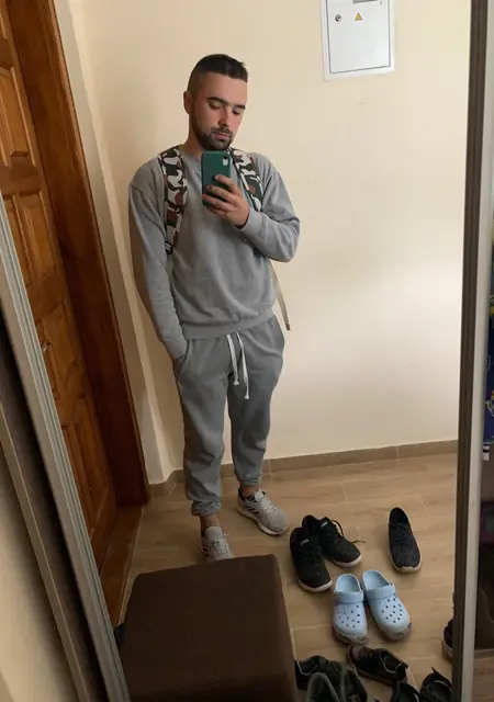 Я Денис, 27 років, знайомлюсь на одну ніч у Бережани