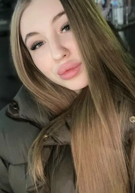 Полина из Энсхеде, мне 24, познакомлюсь на одну ночь