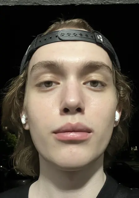 Я Леонид, 18, знакомлюсь без обязательств в Уэйкфилд