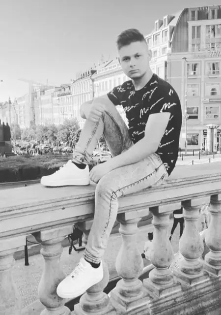 Я Рома, 20, знакомлюсь без обязательств в Иршаве