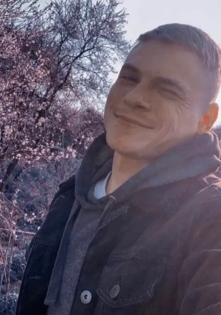 Я Volodymyr, 27 років з Одеса, шукаю знайомства без зобов'язань