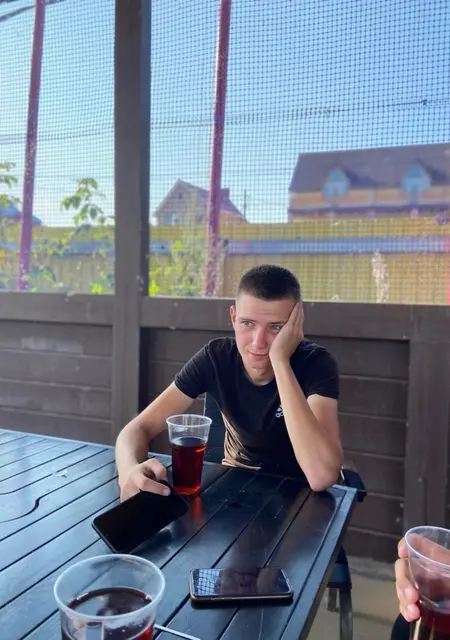 Я Никита, 21, из Вены, ищу знакомство для общения