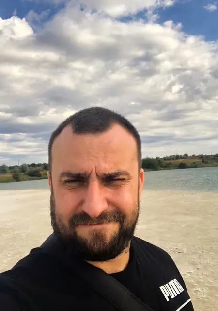 Я Владимир, 36 років з Кривого Рогу, шукаю знайомство для спільних подорожей