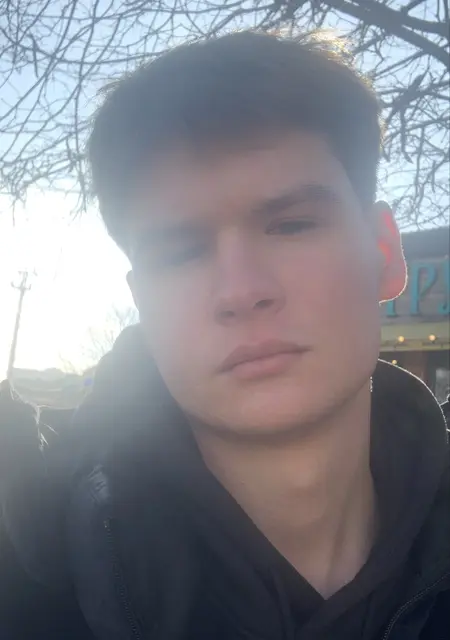 Я Никита, 19, знакомлюсь на одну ночь в Одессе