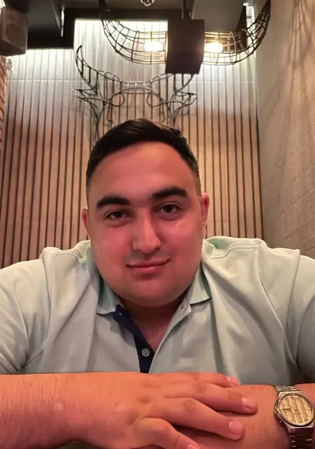 Я Олександр, 27 років з Києва, шукаю знайомство для приємного проведення часу