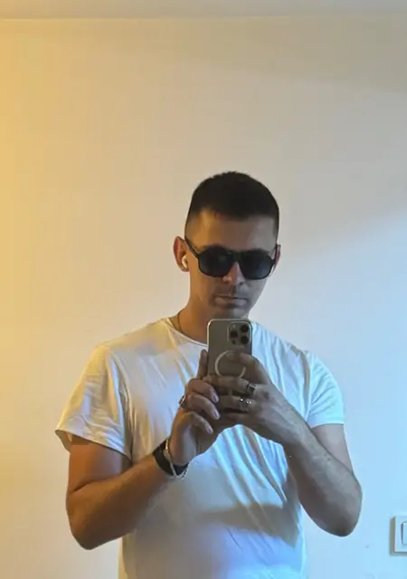 Alex из Адана, мне 26, познакомлюсь для дружбы