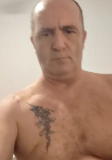 Я Manuel, 51, знакомлюсь на одну ночь в Моания