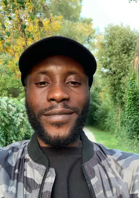 Sami из Вэр-Сюр-Марн, ищу на сайте знакомства на одну ночь