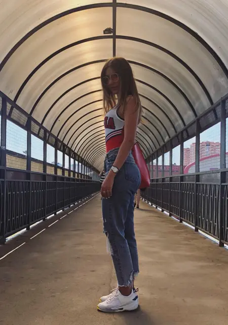 Карина из Парижа, ищу на сайте постоянные отношения