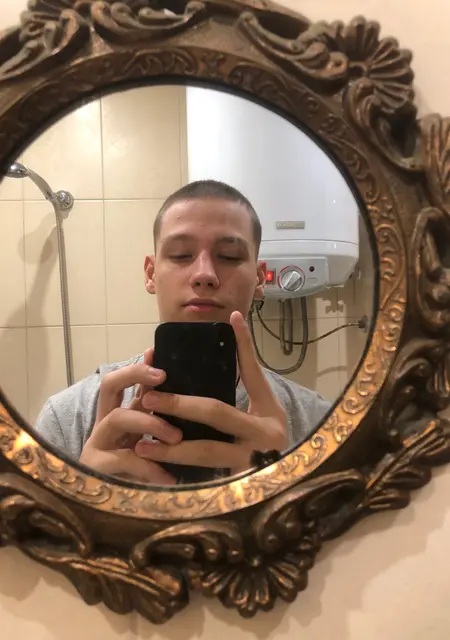 Я Игорь, 20, знакомлюсь на одну ночь в Одессе