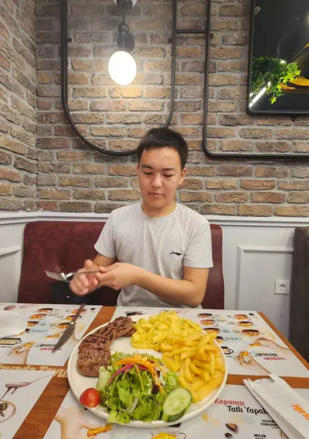 Я Kaly, 19, из Аланьи, ищу знакомства на одну ночь