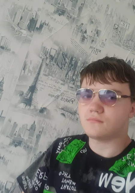 Антон из Алчевска, ищу на сайте постоянные отношения