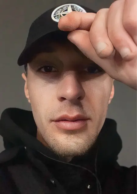 Я Олександр, 27 років з Чернівців, шукаю знайомство для постійних стосунків