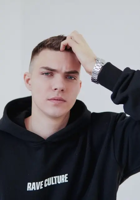 Леша из Минска, мне 22, познакомлюсь для приятного времяпровождения