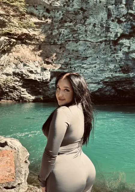 Я Кира, 18, из Вильнюса, ищу знакомство для постоянных отношений