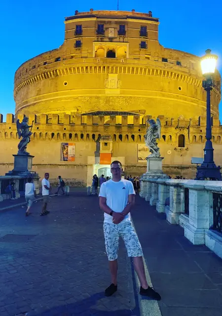 Я Василий, 20, знакомлюсь для общения в Херсоне