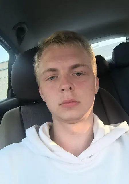 Я Олег, 22, знакомлюсь без обязательств в Солигорске