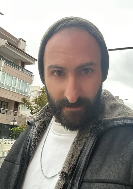 Dogus из Бурсы, мне 35, познакомлюсь для открытые отношения