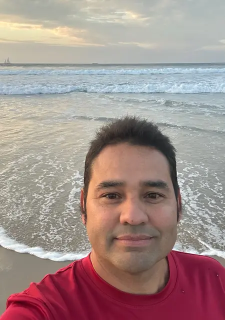 Soy Moy, 42 años de San Sebastián, busco conocer gente para relación sin ataduras