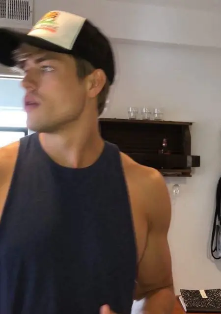 Christian из Варшавы, ищу на сайте постоянные отношения