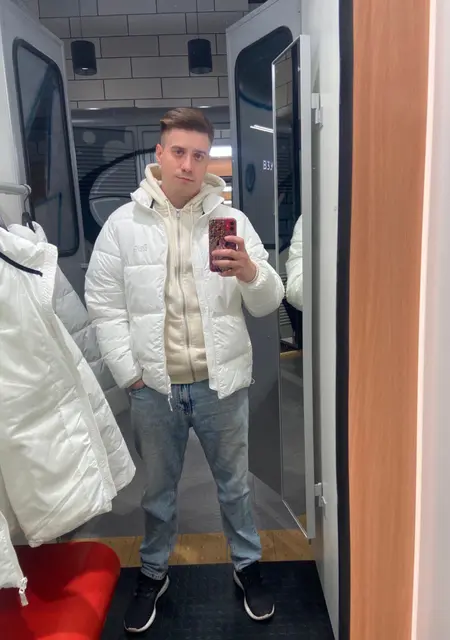 Паша з Харкова, мені 29 років, познайомлюсь для приємного проведення часу