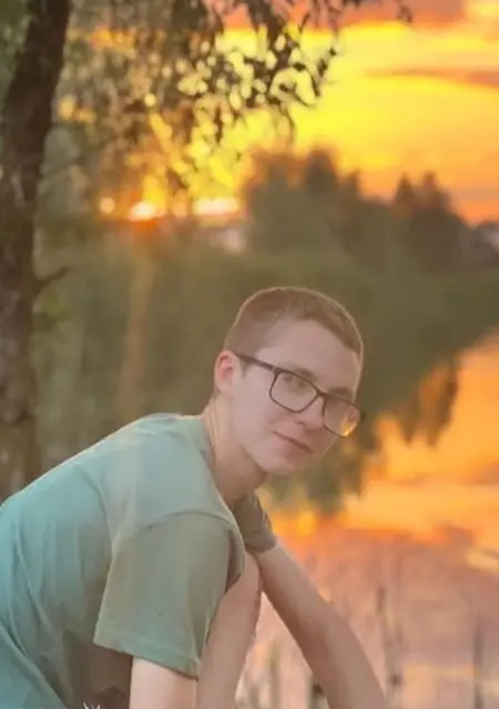 Я Владик, 21, из Борисполя, ищу знакомство для открытые отношения