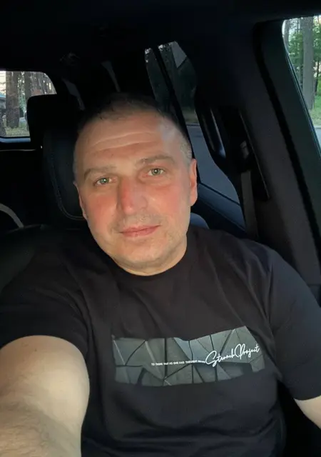 Я Серж, 47 років з Черкас, шукаю знайомства без зобов'язань