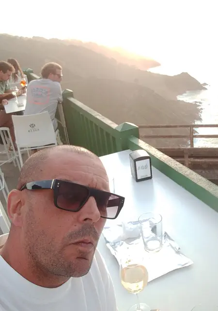 Soy Vicmob, 42 años, conociéndome para relación a largo plazo en Mataró