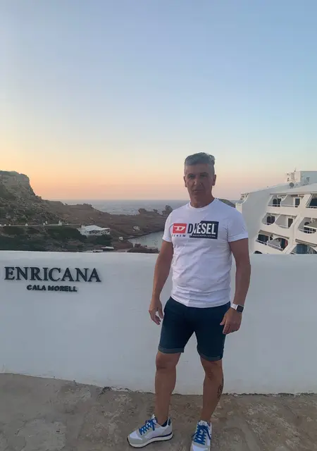 Soy Angel, 50 años, conociéndome para relación sin ataduras en Barcelona