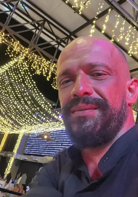 Я Nikos, 38, знакомлюсь на одну ночь в Салониках