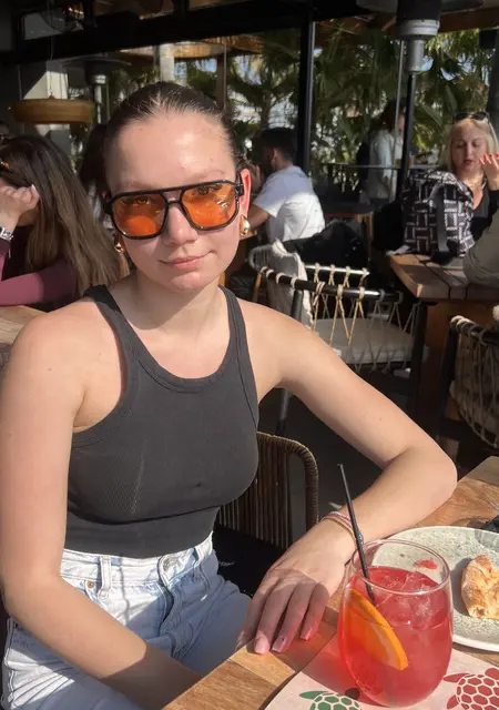 Maria из Афин, ищу на сайте знакомства без обязательств