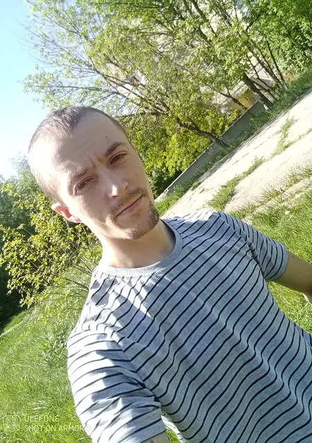 Я Aleksandr, 31 років з Луганська, шукаю знайомства без зобов'язань