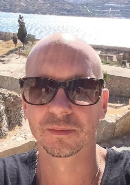 Я Anton, 42, из Праги, ищу знакомство для дружбы