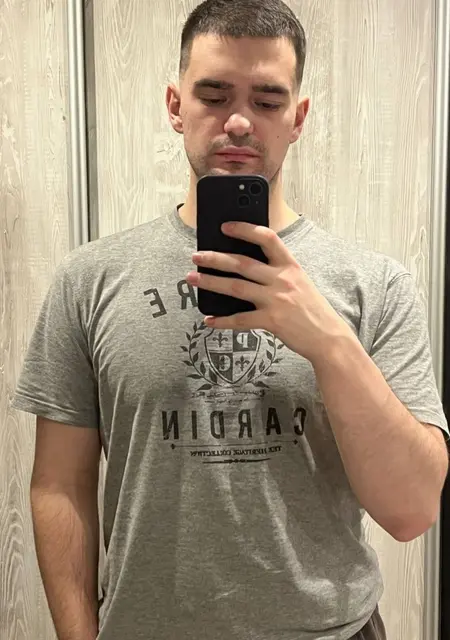 Я Максим, 27, из Гомеля, ищу знакомства на одну ночь