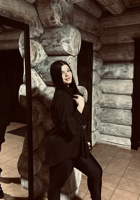 Я Даша, 20 років з Сум, шукаю знайомства на одну ніч