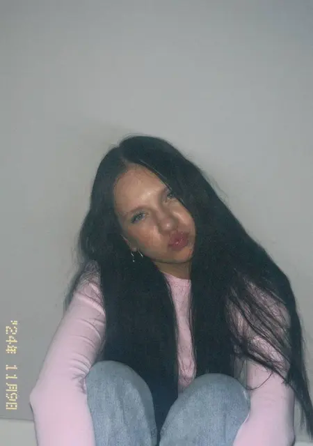 I'm Matilda, 39 from London, seeking connections for open relationship