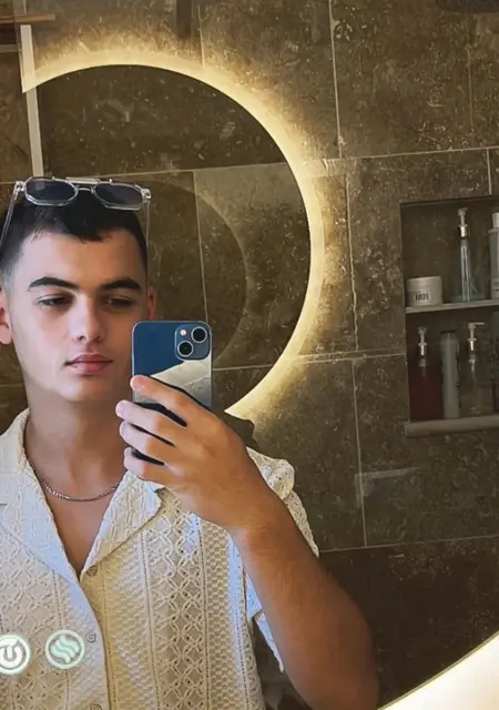 Evann из Парижа, ищу на сайте знакомства на одну ночь